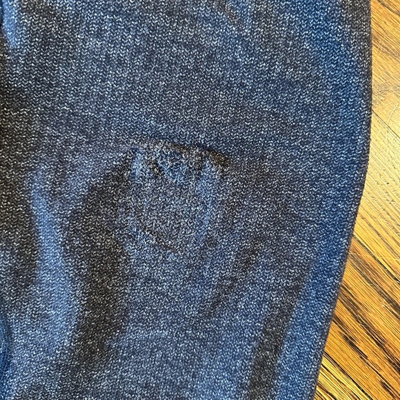 Lululemon knitted lululemon leggings - small worn area shown in photo - Picture 3 of 5